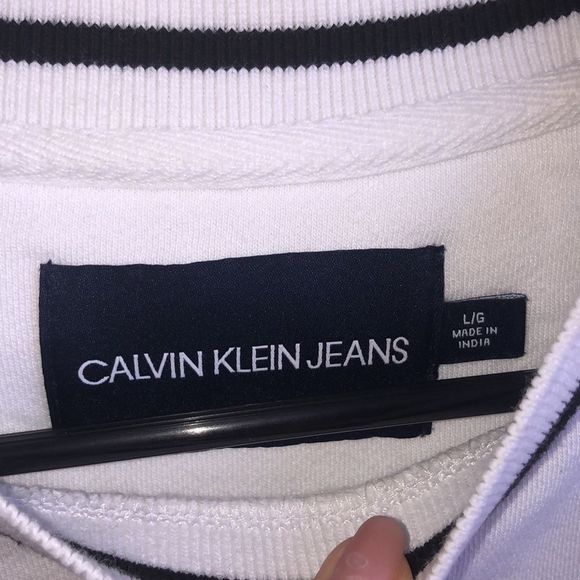 Calvin Klein Crewneck Rose White Sweater - Picture 3 of 8